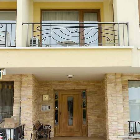 Gardens By The Sea - Relaxing 1bd, Parking + View Варна