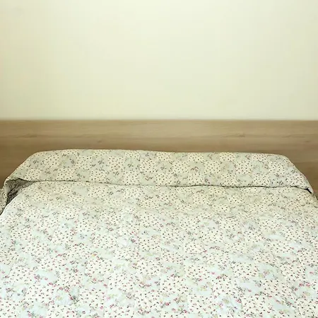 Gardens By The Sea - Relaxing 1bd, Parking + View Варна