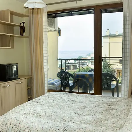Gardens By The Sea - Relaxing 1bd, Parking + View Varna