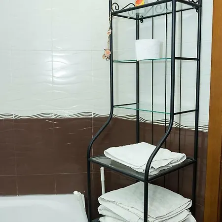 Gardens By The Sea - Relaxing 1bd, Parking + View Apartment