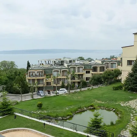 Apartment Gardens By The Sea - Relaxing 1bd, Parking + View Varna
