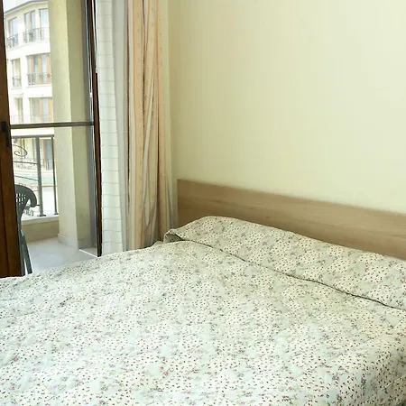 Apartment Gardens By The Sea - Relaxing 1bd, Parking + View Varna